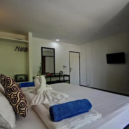 Crown Beach Villas -Private Beach Dhiffushi Exterior photo