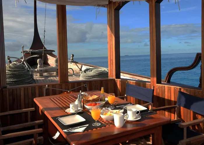 Crown Beach Villas -Private Beach