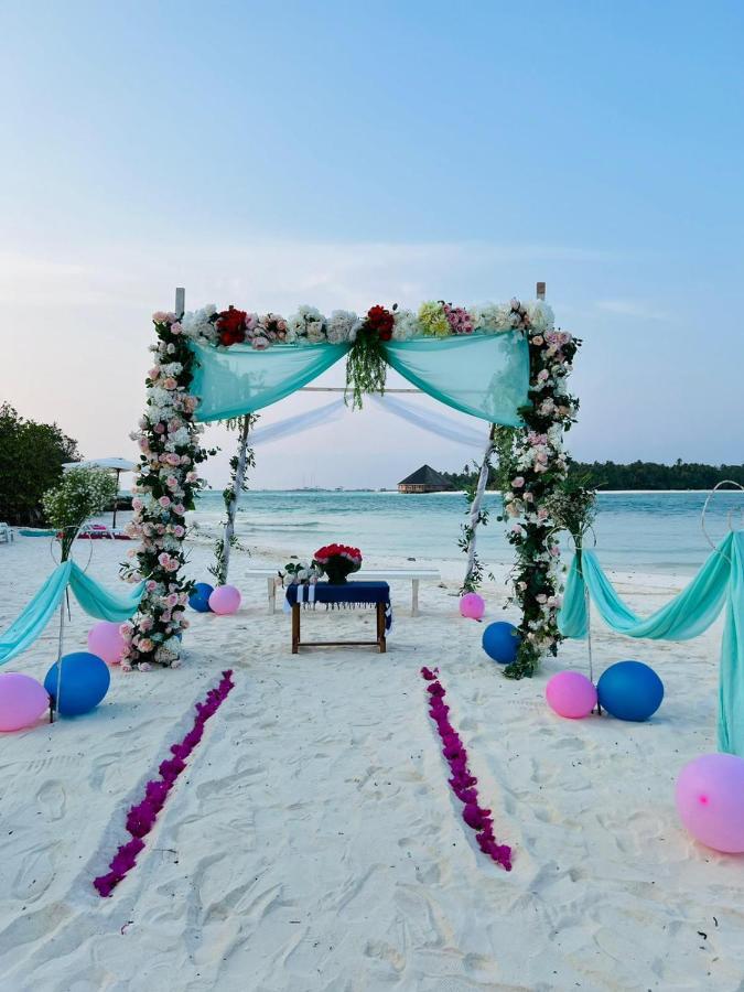 Crown -private Dhiffushi